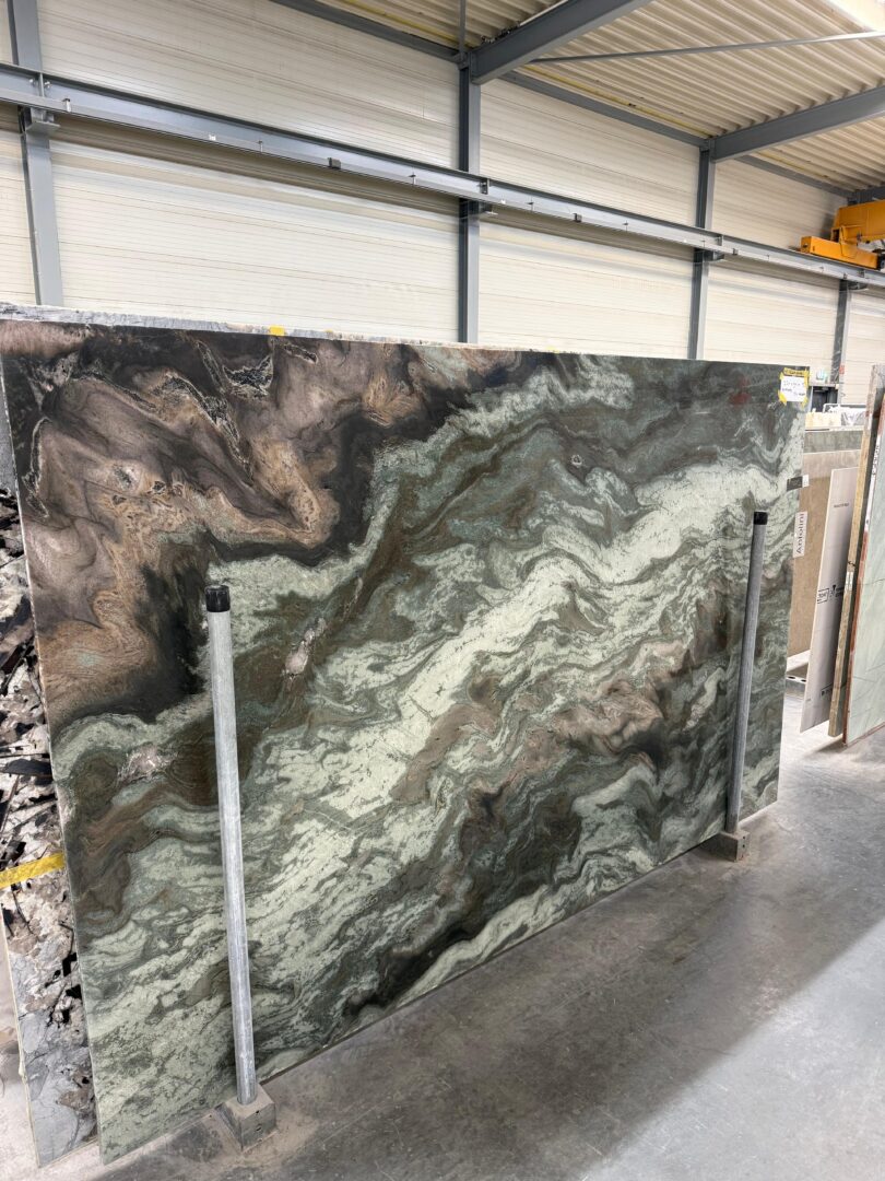 Jade Wave kwartsiet plaat met groene golvende patronen